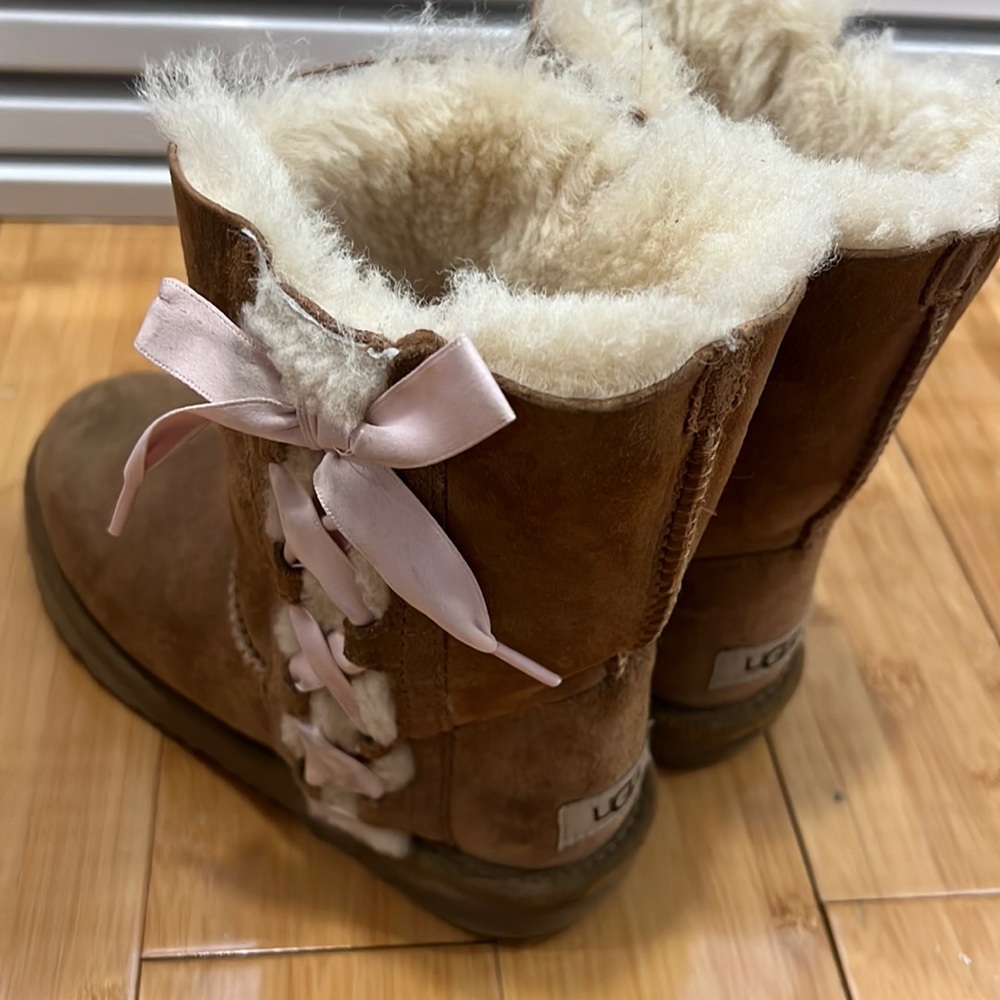 UGG K PALA size 3